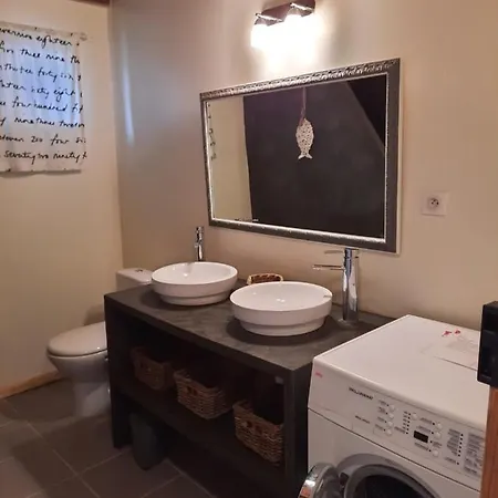 De L'ane Papillon-3 Chb- Piscine-jardin Holiday home *